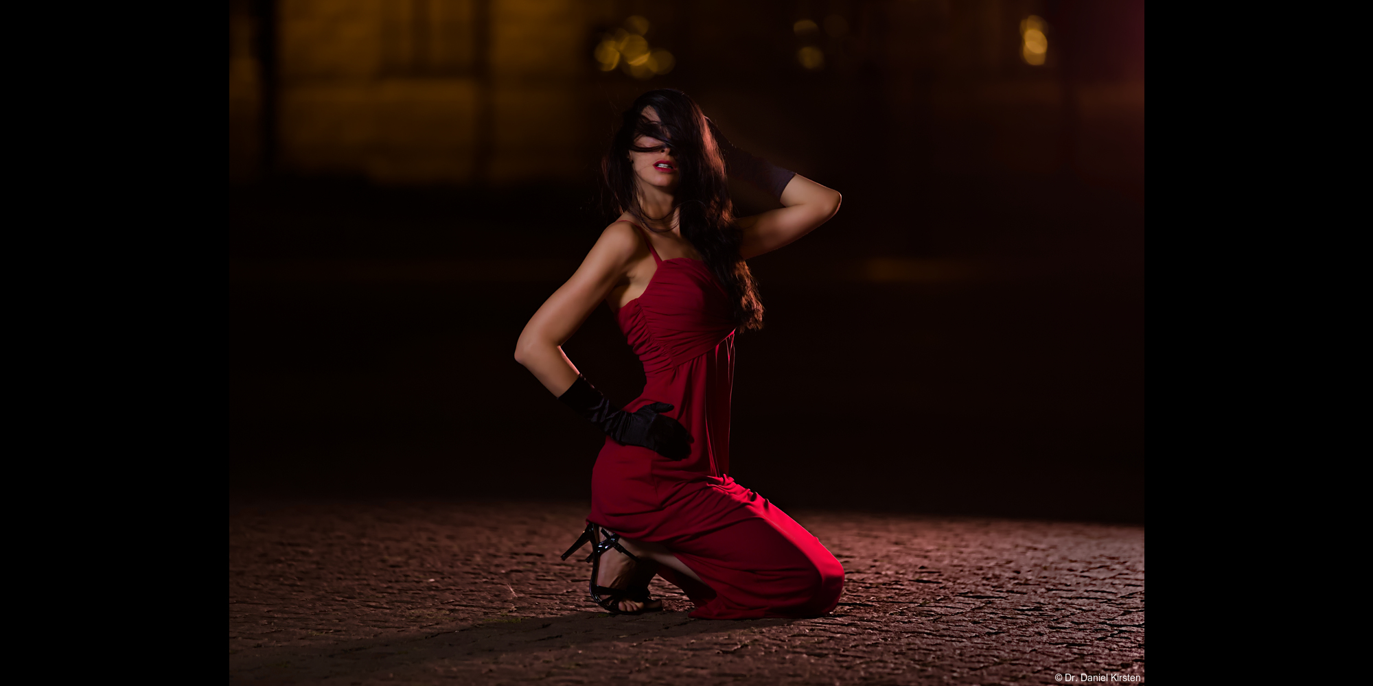 Hochzeitsfotograf Dresden Theaterplatz  Rotes Kleid Farbkorrektur