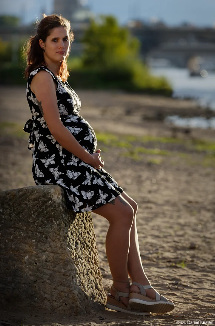 Schwangerschaft Schwangerschaftsshooting Babybauchshooting Schwangerschaftsfotograf Dresden Daniel Kirsten Elbwiesen