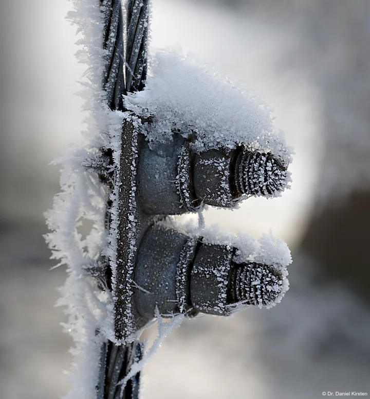 Daniel Kirsten Hochzeitsfotograf Winter Schrauben Schnee Eis