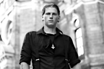 SchwarzWeiß Georgentor Fotoshooting Portraitfotograf Trinitatiskirche Fotograf Black and White Portrait Dresden Wilsdruff