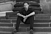 Fotograf Black and White Portrait Fotoshooting Portraitfotografie Georgentor Dresden Löbtau Dippoldiswalde Treppe