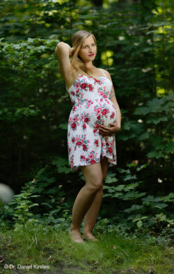 Portrait schwanger Babybauchfotografie Babybauch Fotograf outdoor Schwangerschaft Babybauchfoto Dresden Bischofswerda