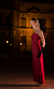 Fotoshooting Erotik Fotograf Erotikshooting Rotes Kleid Overkneestiefel Dessous Kunst Zwinger Laterne Dresden Theaterplatz Johannstadt