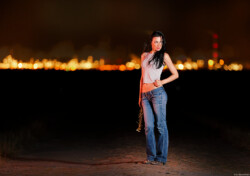 Fotograf Leuna Feldweg Kunst Fotoshooting Erotik Pflaster nachts Erotikshooting Dresden Tharandt Radebeul