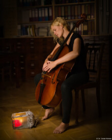 Daniel Kirsten Portraitfotograf Ina Cello Musik Hochzeitsfotograf Kerze Laterne