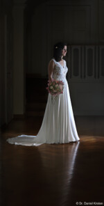 Fotograf Hochzeitsfotografie Brautpaar Hochzeitsfotograf Brautfoto Kirche Schleier Brautkleid Brautpaarshooting Hochzeitsfoto Wilsdruff Moritzburg