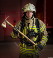 Axt Fotograf Fotoshooting Gummianzug Feuerwehrmann Halligan Dresden Moritzburg Pillnitz Radebeul