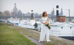 Schiffsanleger Hafen Hochzeitsfotografie Fotograf Hochzeitsfotograf Brautkleid Meißen Radeberg