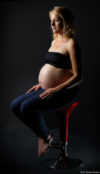Schwangerschaftsfotografie Babybauchfotografie Babybauch Schwangerschaftsfoto Schwangerenportrait Fotograf Dresden