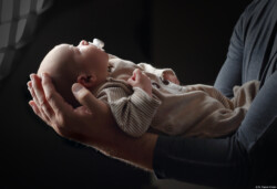 Babyportrait Newbornfotograf Newborn Neugeborenenfotografie Dresden Meißen Neugeborenenportrait Gegenlicht