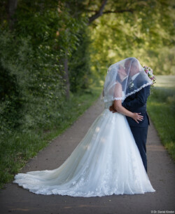 Fotografie Bildbearbeitung Daniel Kirsten Portrait Dresden Hochzeit Brautpaarshooting Schleier Kuss