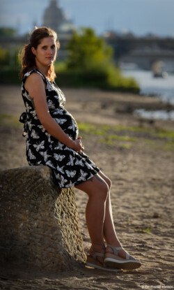 Fotograf Bildbearbeitung Daniel Kirsten Dresden Schwangerschaftsfotografie Babybauchfotos Elbe