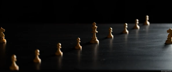 100mm f/2.8 Daniel Kirsten Hochzeitsfotograf Fotograf Dresden Schach Schärfentheorie König Bauern Springer