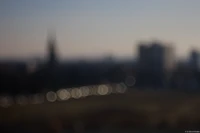 Foto zum Testen des Bokehs.  Das Seifenblasenbokeh hat den Turm der Trinitatiskirche verdoppelt. Meyer Görlitz Domiplan 50mm f/2.8 Bubbles  bokehelicous Bubblebokeh Seifenblasen