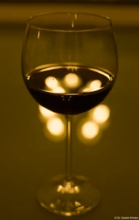 f/4.0, Helios-44-2. Helios-44 Weinglas Hochzeitsfotografie Fotograf Brautpaarshooting Brautkleid Brautfoto Standesamt