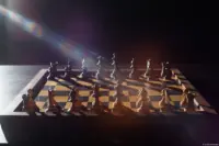 Pentacon mit Gegenlichtblende.  Die Situation hat sich etwas gebessert. Pentacon 1.8/50 Dresden Pillnitz Wilsdruff Bischofswerda Pirna Schachfiguren Lensflare