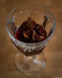 Getrocknete Pfifferlinge in Portwein, bearbeitet mit 32bit-Wavelets. Carl Zeiss Jena Tessar 2.8/50 red T Pfifferlinge Portwein Portrait