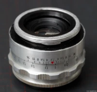 Hier ist der Gewindering angeklebt. Carl Zeiss Jena Tessar f/2.8 50mm red T Johannstadt