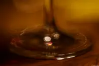 Reflexion an einem Weinglas. Auto-Takumar 55mm f/1.8 Weinglas Bokeh