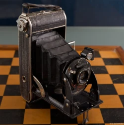 Fast 100 Jahre alte Technik, voll funktionsfähig. Voigtländer Bessa 2 6x9 Anastigmat Voigtar 1:6.3 105mm