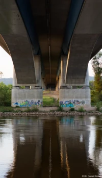 APS-C, abgeblendet. Yashica DSB f/1.9 50mm Brücke Pirna