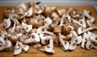 Vollformat, f/?. Yashica ML 1.7/50 Champignons Champignon Küche