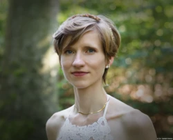 Brautpaarshooting am späten Nachmittag in der Heide. Braut Standesamt Hochzeitsfoto Löbtau Dresden Loschwitz Johannstadt Dresden Pieschen Nossen Wilsdruff