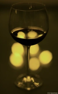 f/2.8 Canon EF85mm f/1.2L II USM Rotwein Weinglas Lichter