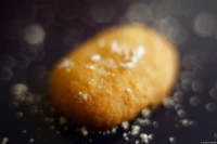 Vanillekipferl, Vollformat, Zwischenring, Offenblende.  Makros mit Offenblende sind recht unscharf. Auto-Takumar 55mm f/1.8 Plätzchen Zucker