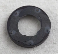 Die Blendenlamellen sind auf den Ring aufgelegt. Carl Zeiss Jena Tessar 2.8/50 Blendenlamellen