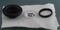 Die vordere Linsenbaugruppe mit ausgebauter Frontlinse. Am Ring kann man deutlich die Kerben sehen, die ich zum Ansetzen des Werkzeugs gefeilt habe. Carl Zeiss Jena Tessar 2.8/50 vordere Linsengruppe demontiert