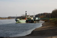 f/5.6, APS-C. Tessar Elbe Werft Radtour