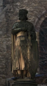 Markgraf Ekkehard auf seinem Brunnen am Naumburger Dom, APS-C. Carl Zeiss Jena Sonnar 3.5/135 Markgraf Ekkehard