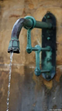 Der Ekkehard-Brunnen am Naumburger Dom, APS-C. Sonnar 135mm Brunnen Naumburg Dom