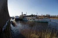 Jetzt ist die Sonne hinter des Mauer und die Lensflares sind verschwunden. Pentax Asahi Fish-eye-Takumar 17mm f/4 Dampfer Pillnitz