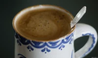 Cappuccino, Vollformat. Petri C.C 135mm f/2.8 Cappuccino