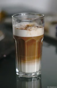 Latte Macchiato, Vollformat. Kuribayashi 135mm f/2.8 Latte Macchiato