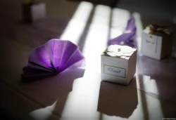 Liebevolle Tischdekoration mit Licht- und Schatteneffekten. Hochzeit Tischdekoration Licht und Schatten Dresden Nossen Meißen Pillnitz Kamenz