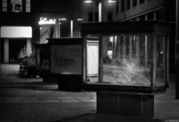 Dresden Altstadt Glas Scherben Vitrine SchwarzWeiß